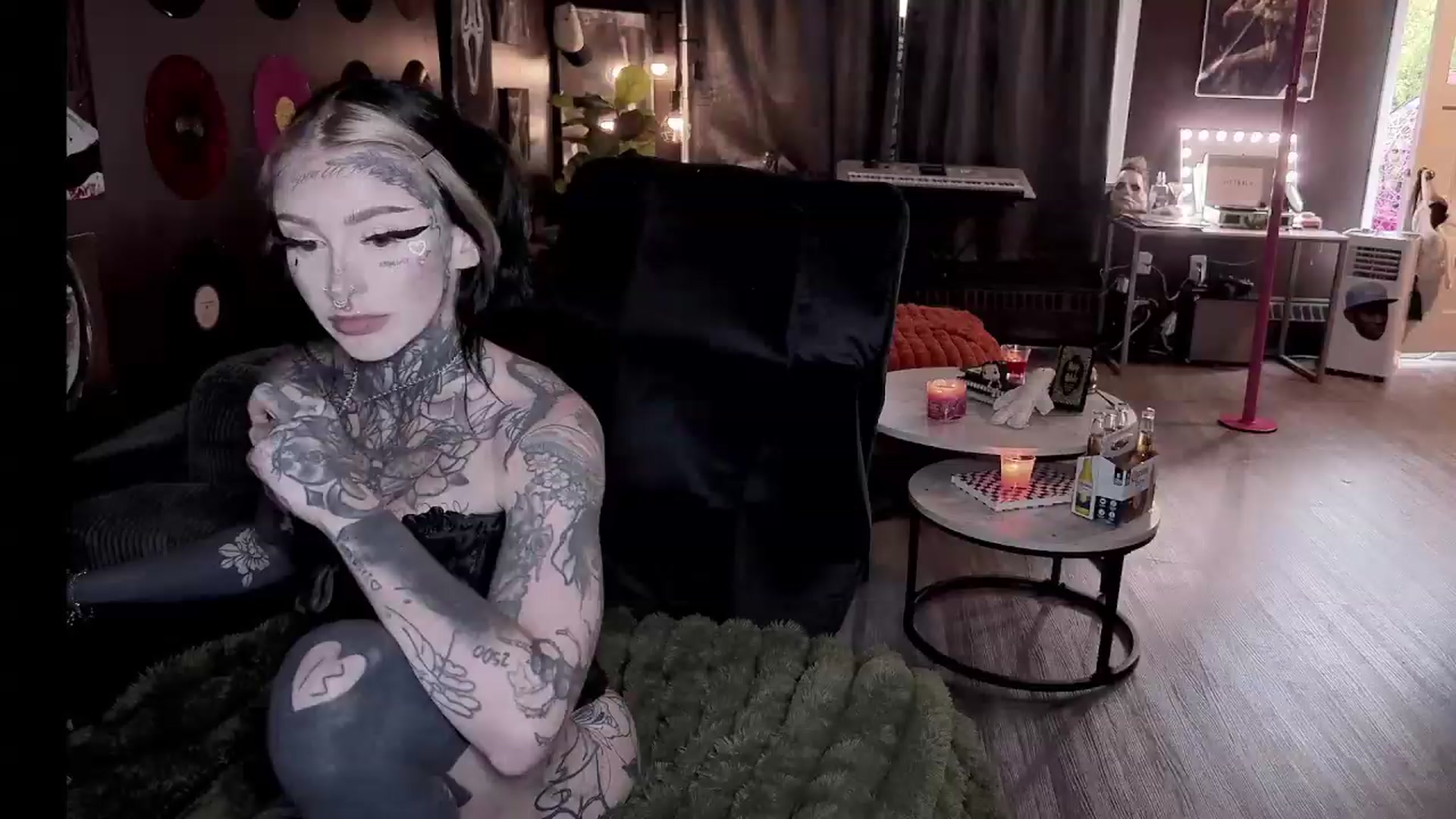 Gallery image thumbnail from Tattoobambi's myfreecams stream on, 07/22/2026, 02:35 image 5 of 20