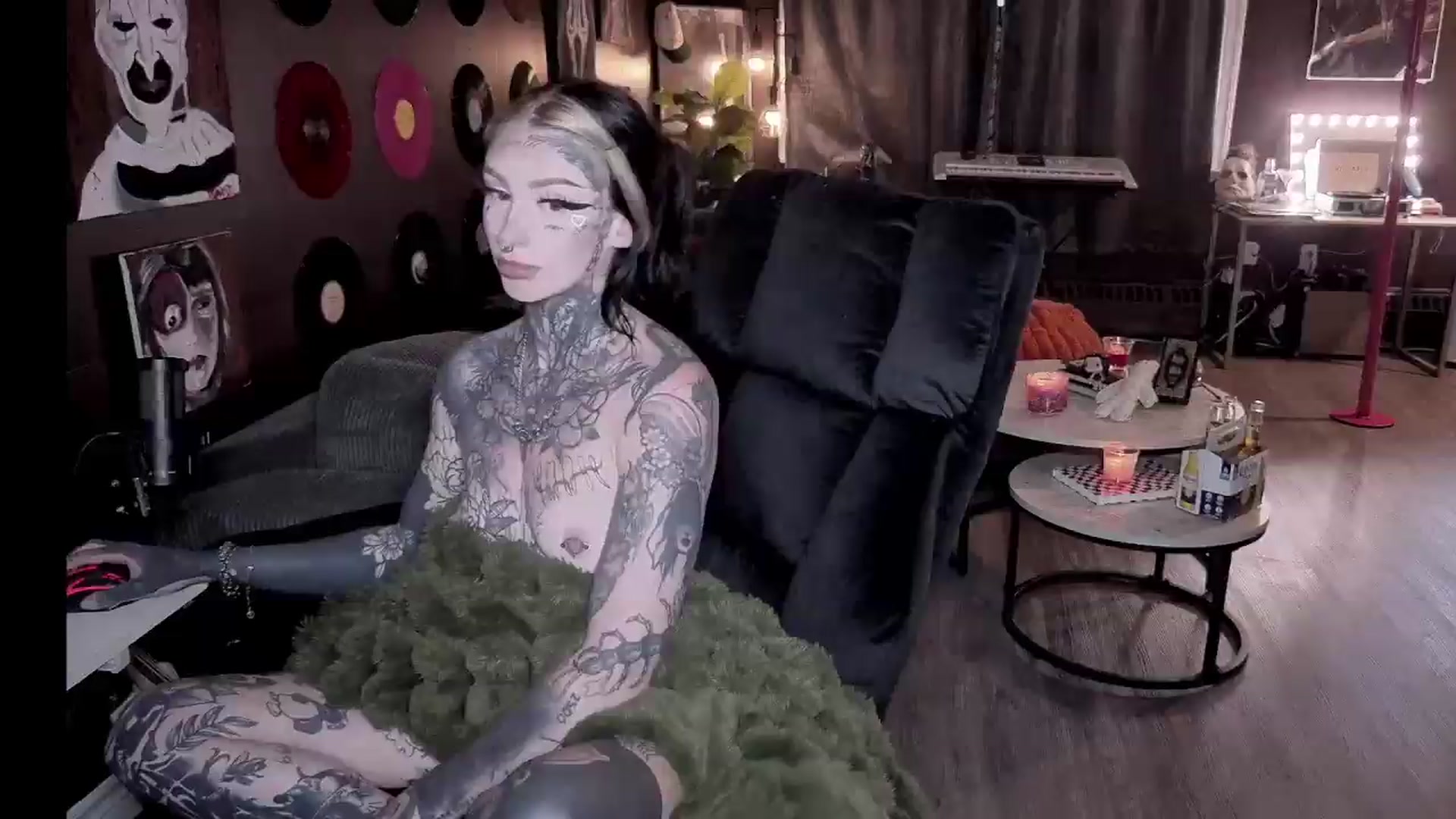 Gallery image thumbnail from Tattoobambi's myfreecams stream on, 07/22/2026, 02:35 image 10 of 20