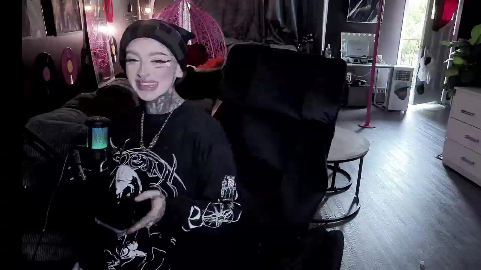Gallery image thumbnail from Tattoobambi's myfreecams stream on, 07/27/2026, 24:04 image 3 of 20