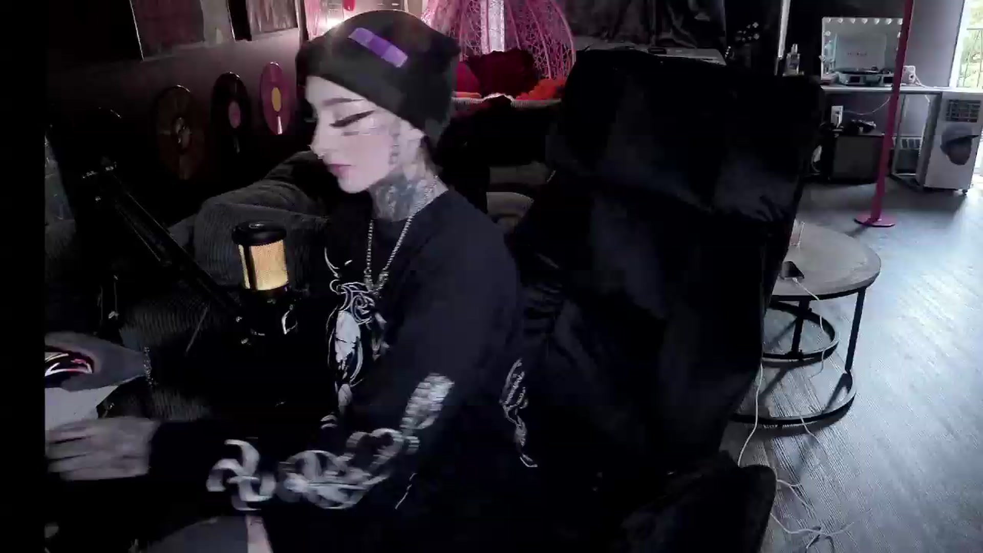 Gallery image thumbnail from Tattoobambi's myfreecams stream on, 07/27/2026, 24:04 image 7 of 20
