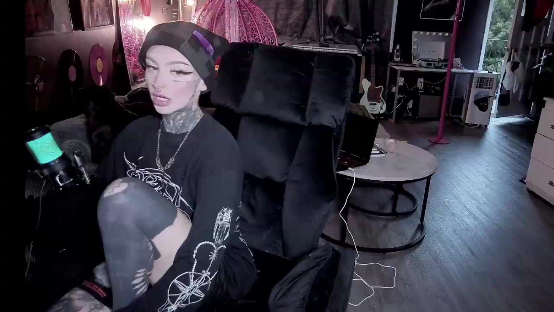 Gallery image thumbnail from Tattoobambi's myfreecams stream on, 07/27/2026, 01:07 image 11 of 20
