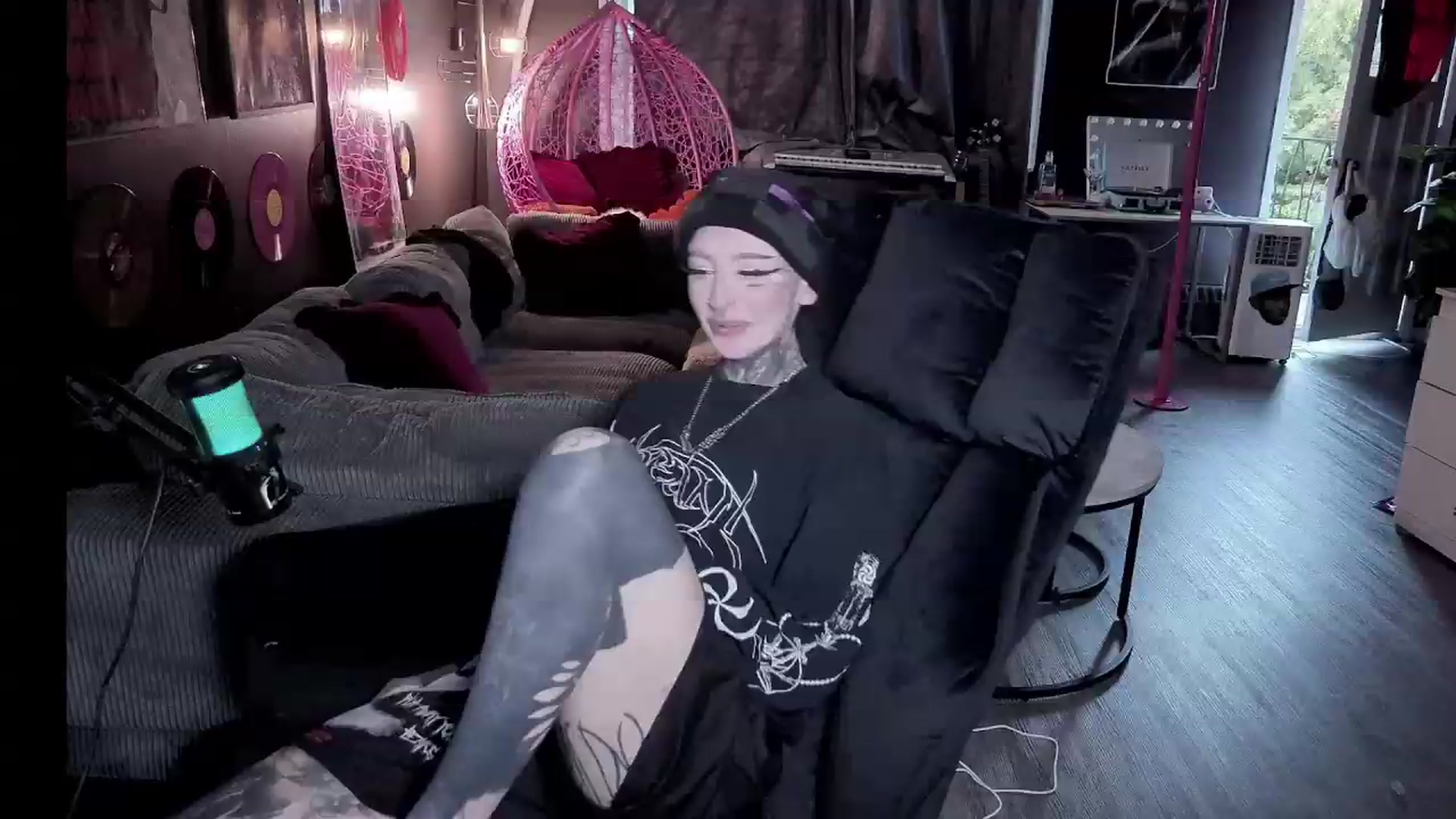 Gallery image thumbnail from Tattoobambi's myfreecams stream on, 07/27/2026, 01:07 image 2 of 20