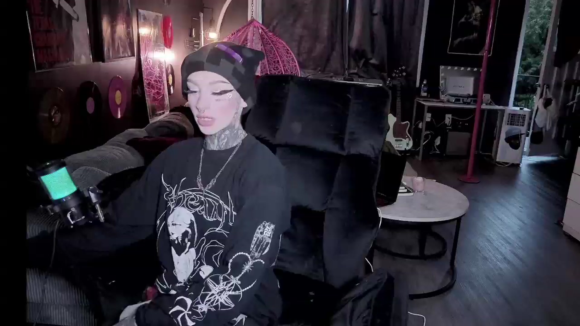 Gallery image thumbnail from Tattoobambi's myfreecams stream on, 07/27/2026, 01:07 image 15 of 20