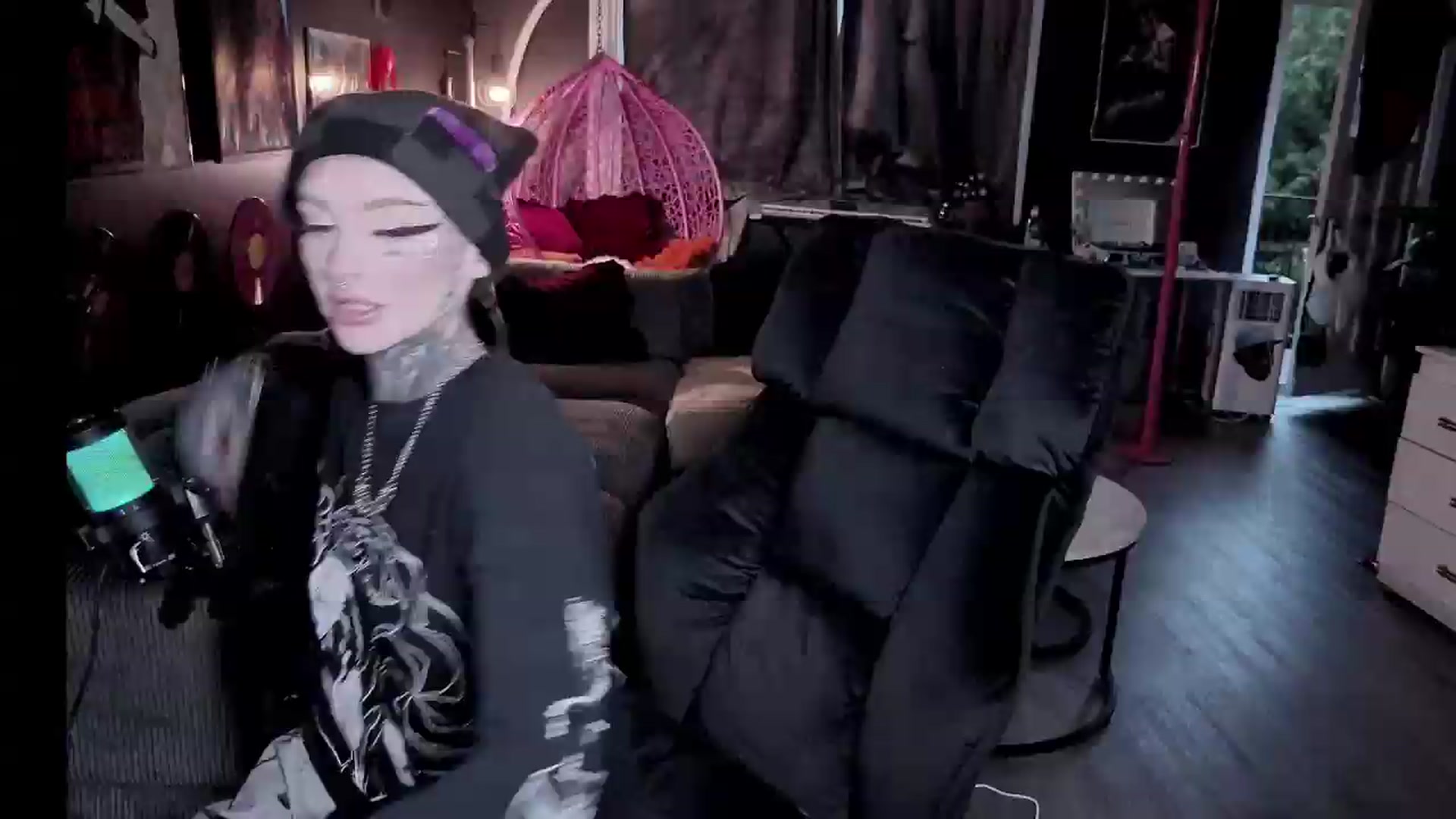 Gallery image thumbnail from Tattoobambi's myfreecams stream on, 07/27/2026, 01:07 image 14 of 20