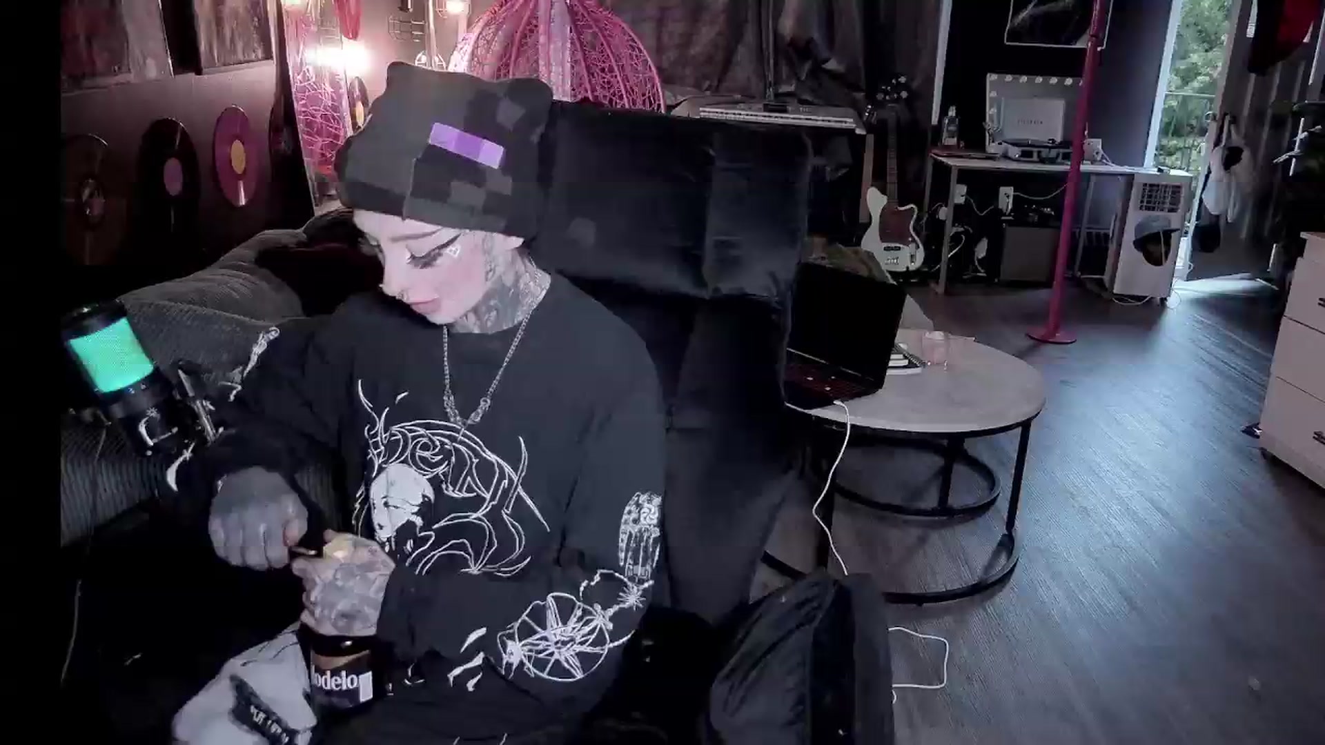 Gallery image thumbnail from Tattoobambi's myfreecams stream on, 07/27/2026, 01:07 image 9 of 20