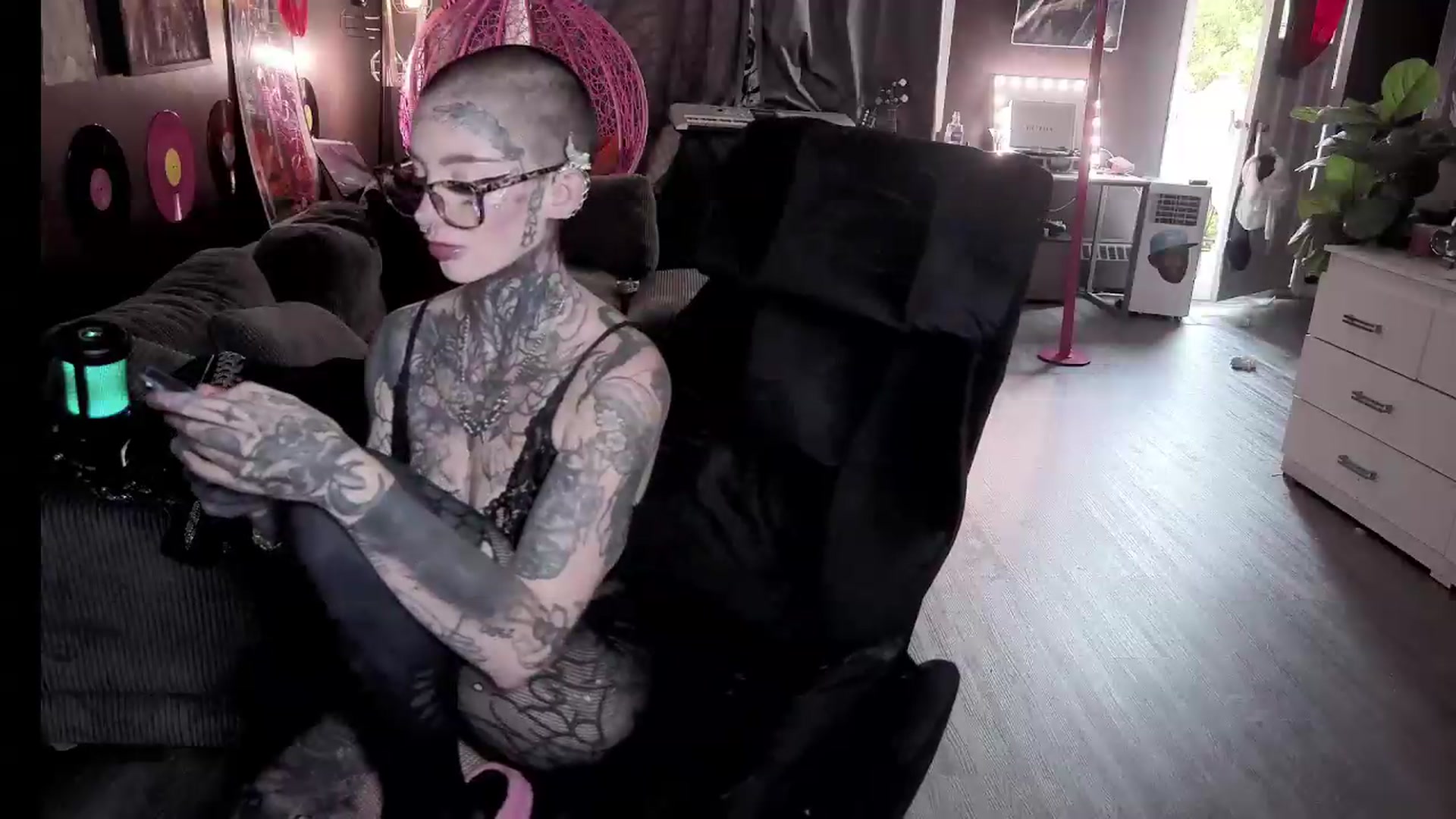 Gallery image thumbnail from Tattoobambi's myfreecams stream on, 07/29/2026, 24:41 image 16 of 20