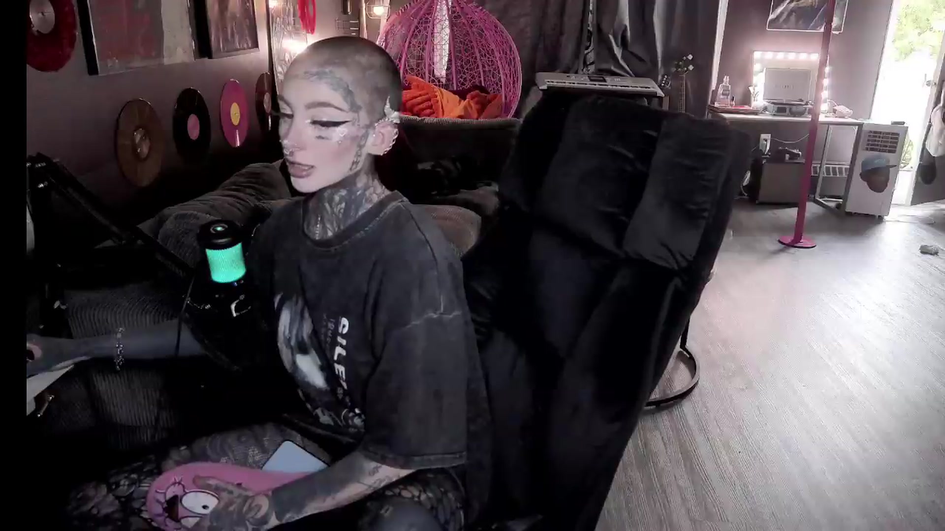 Gallery image thumbnail from Tattoobambi's myfreecams stream on, 07/29/2026, 24:41 image 13 of 20