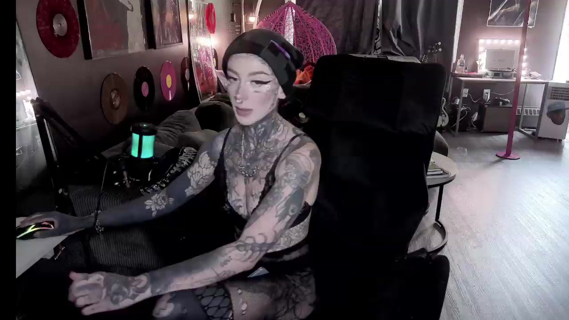 Gallery image thumbnail from Tattoobambi's myfreecams stream on, 07/29/2026, 24:41 image 7 of 20