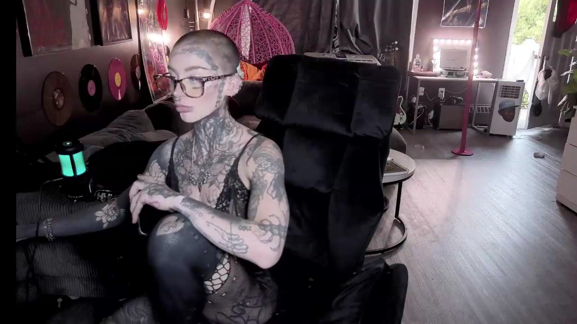 Gallery image thumbnail from Tattoobambi's myfreecams stream on, 07/29/2026, 24:41 image 19 of 20