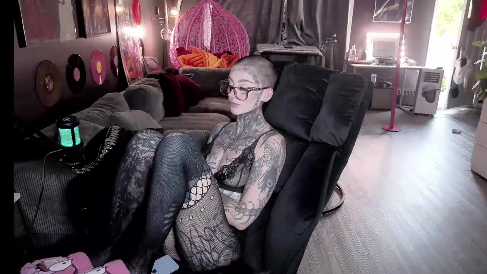 Gallery image thumbnail from Tattoobambi's myfreecams stream on, 07/29/2026, 24:41 image 17 of 20
