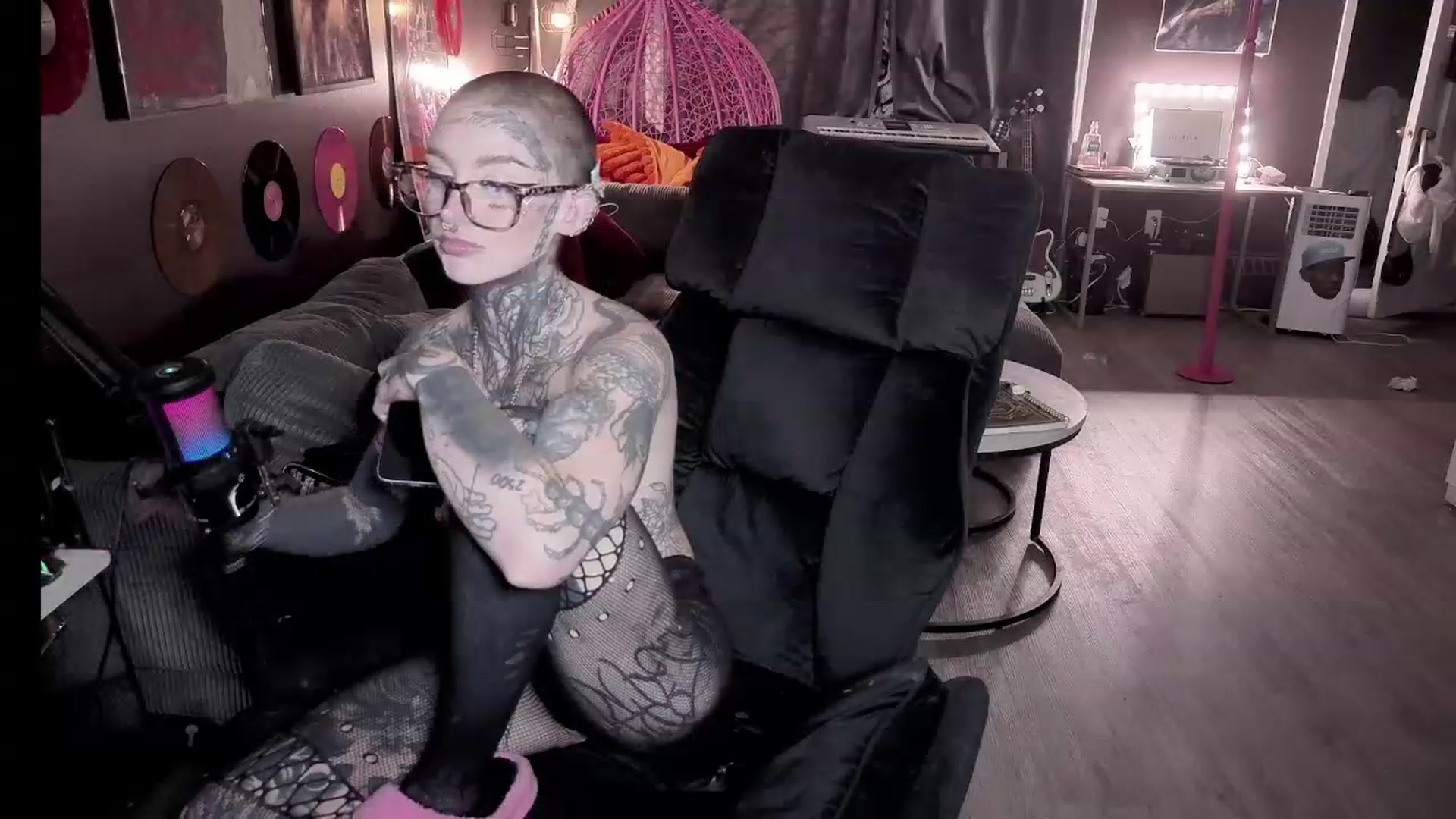 Gallery image thumbnail from Tattoobambi's myfreecams stream on, 07/29/2026, 01:43 image 15 of 20
