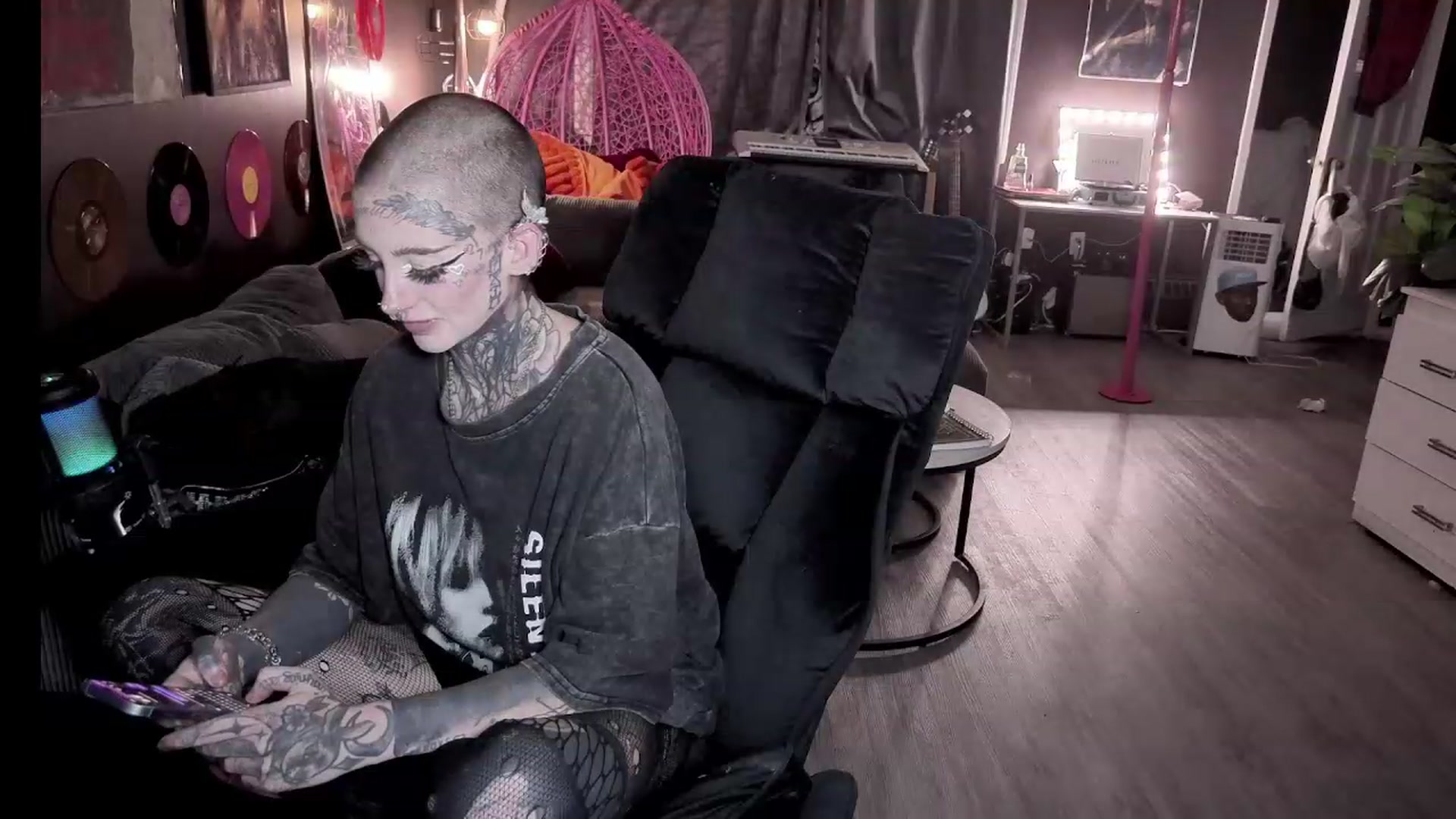 Gallery image thumbnail from Tattoobambi's myfreecams stream on, 07/29/2026, 01:43 image 19 of 20
