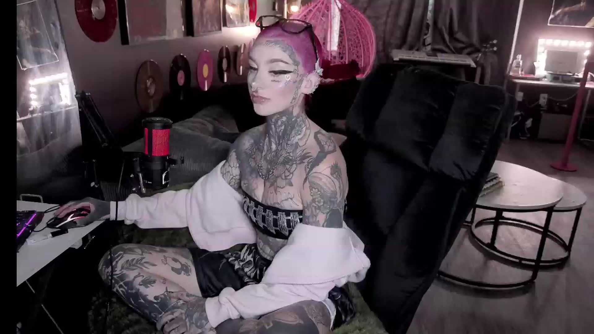 Gallery image thumbnail from Tattoobambi's myfreecams stream on, 07/31/2026, 22:42 image 5 of 20