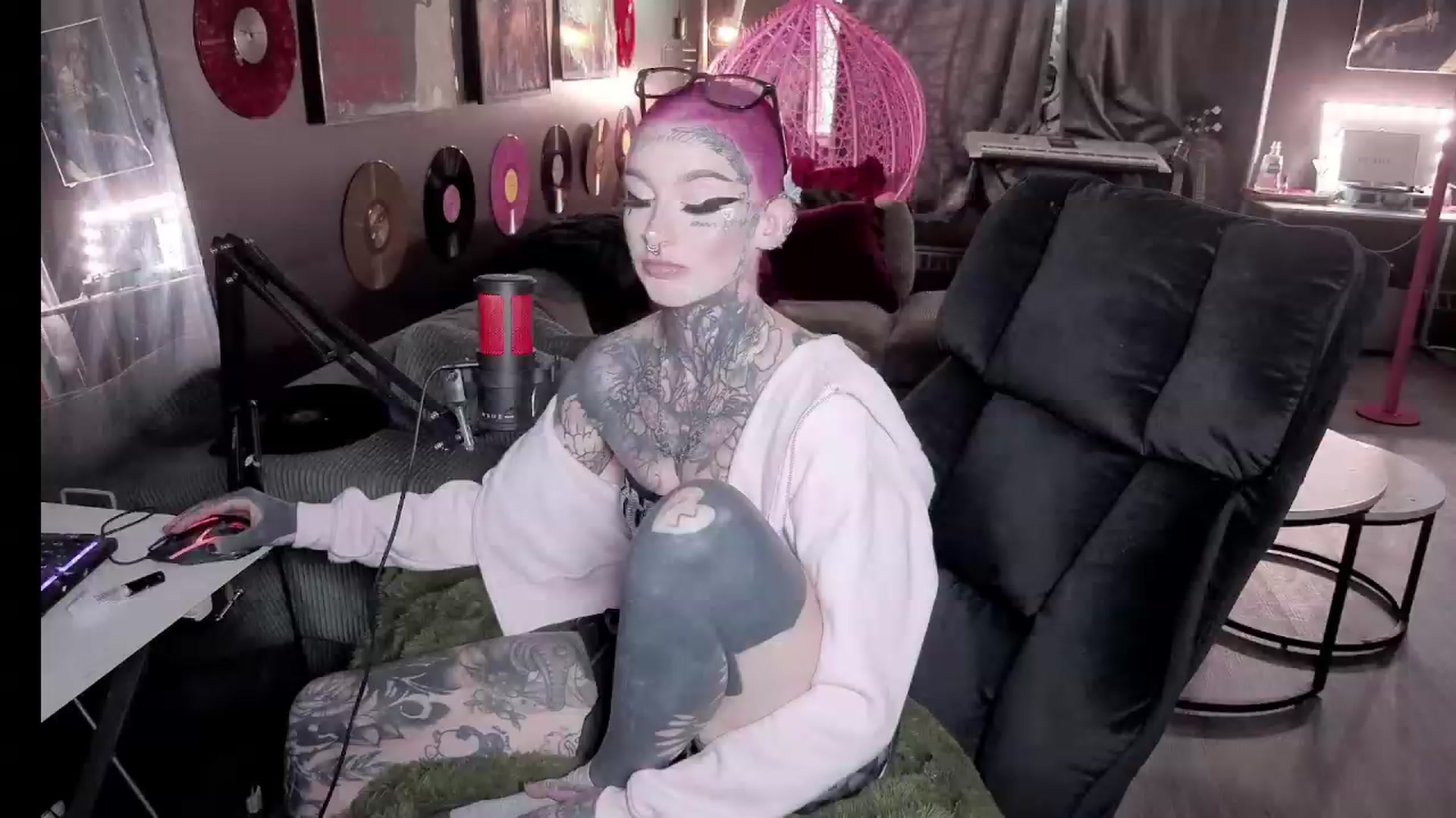 Gallery image thumbnail from Tattoobambi's myfreecams stream on, 07/31/2026, 22:42 image 1 of 20
