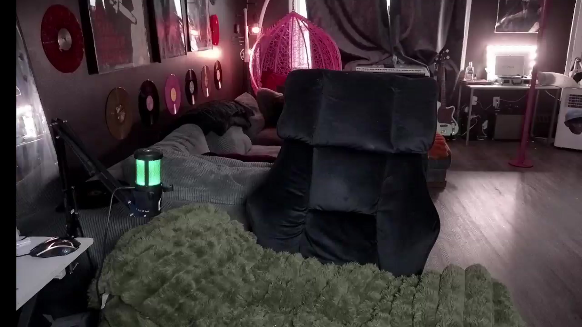 Gallery image thumbnail from Tattoobambi's myfreecams stream on, 08/02/2026, 23:53 image 1 of 20