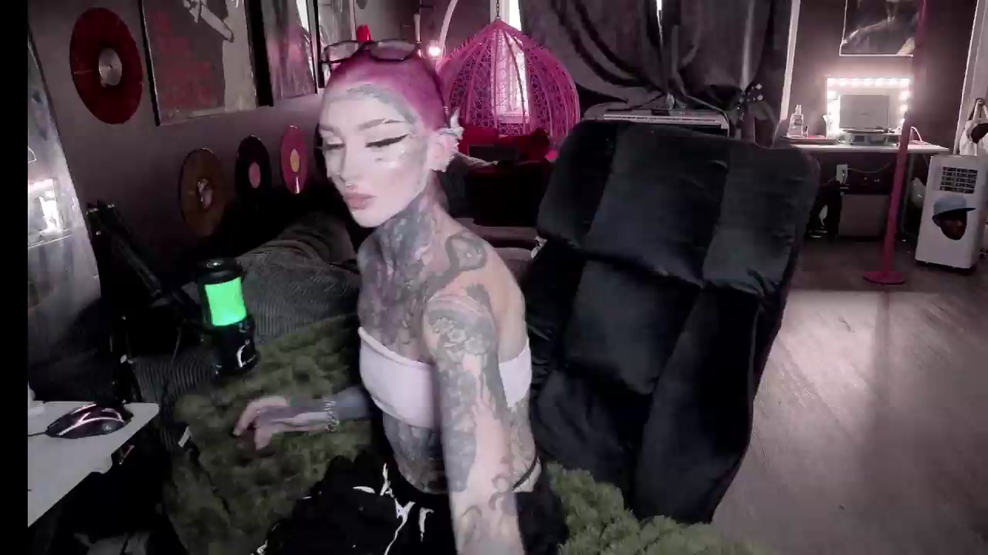 Gallery image thumbnail from Tattoobambi's myfreecams stream on, 08/02/2026, 23:53 image 12 of 20
