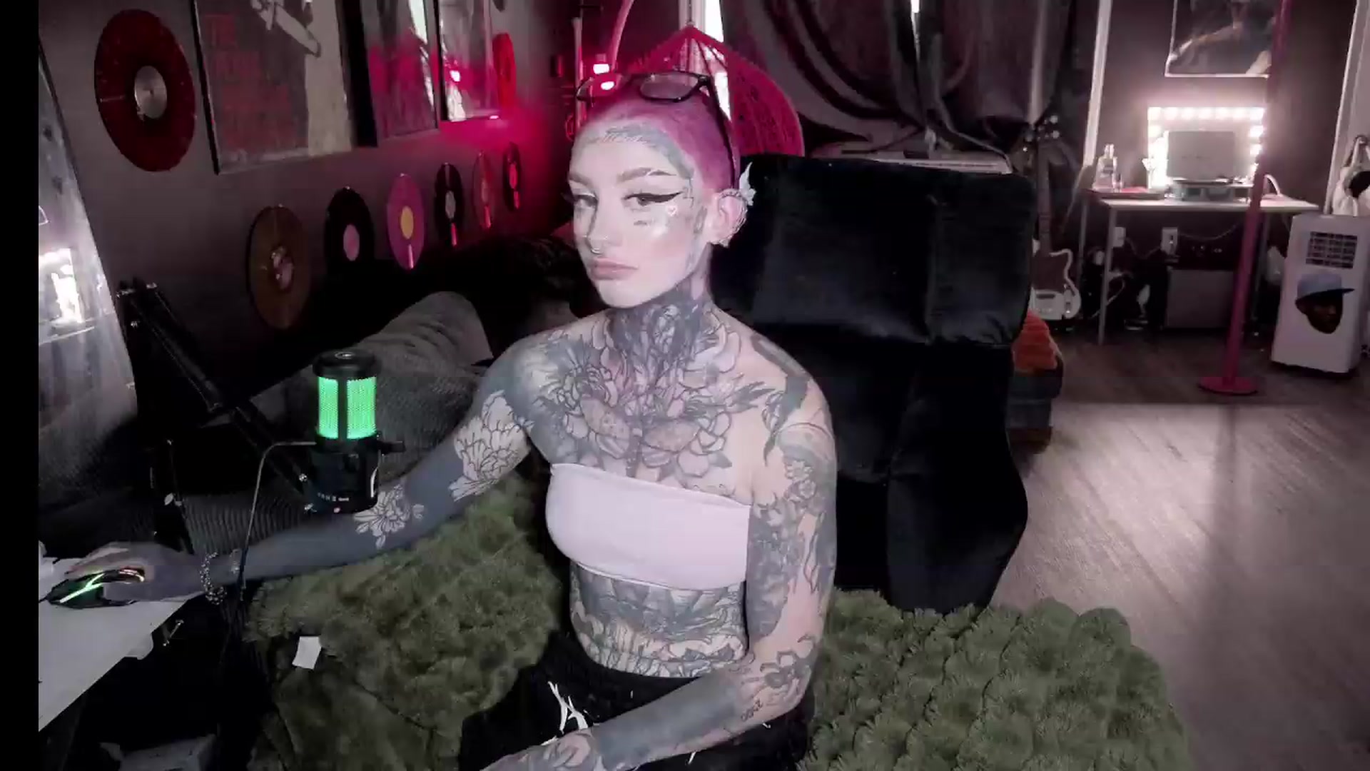 Gallery image thumbnail from Tattoobambi's myfreecams stream on, 08/02/2026, 23:53 image 10 of 20