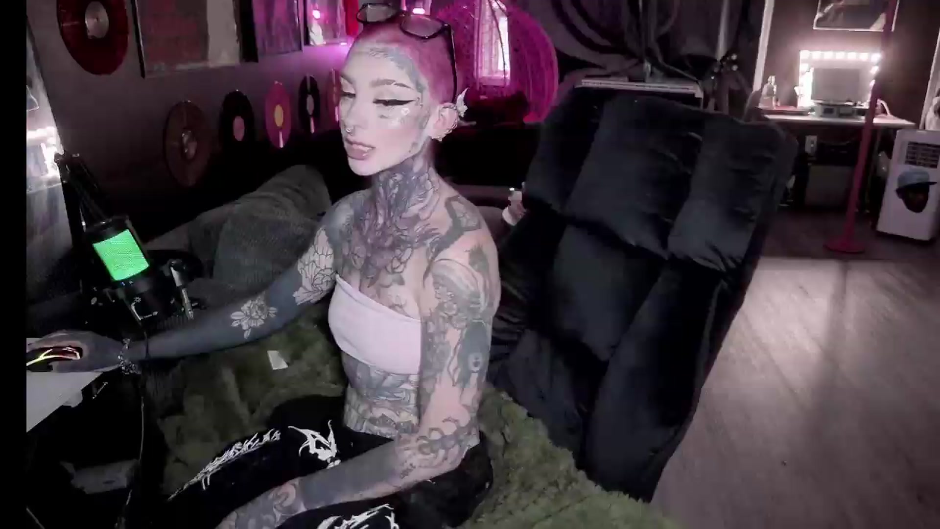 Gallery image thumbnail from Tattoobambi's myfreecams stream on, 08/02/2026, 23:53 image 19 of 20
