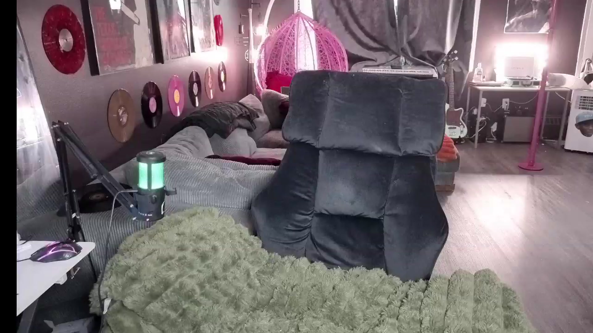 Gallery image thumbnail from Tattoobambi's myfreecams stream on, 08/02/2026, 23:53 image 2 of 20