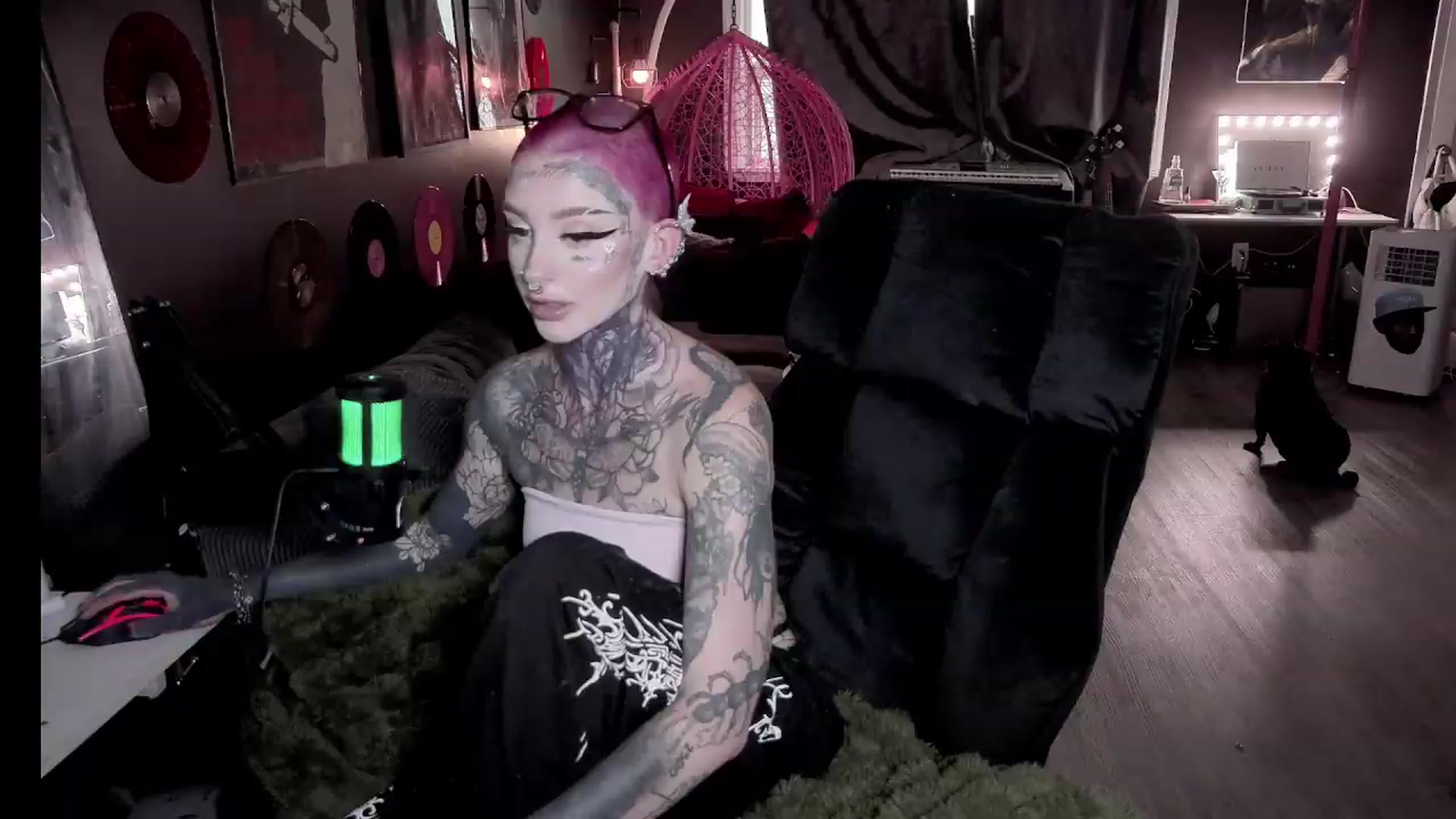 Gallery image thumbnail from Tattoobambi's myfreecams stream on, 08/02/2026, 23:53 image 11 of 20