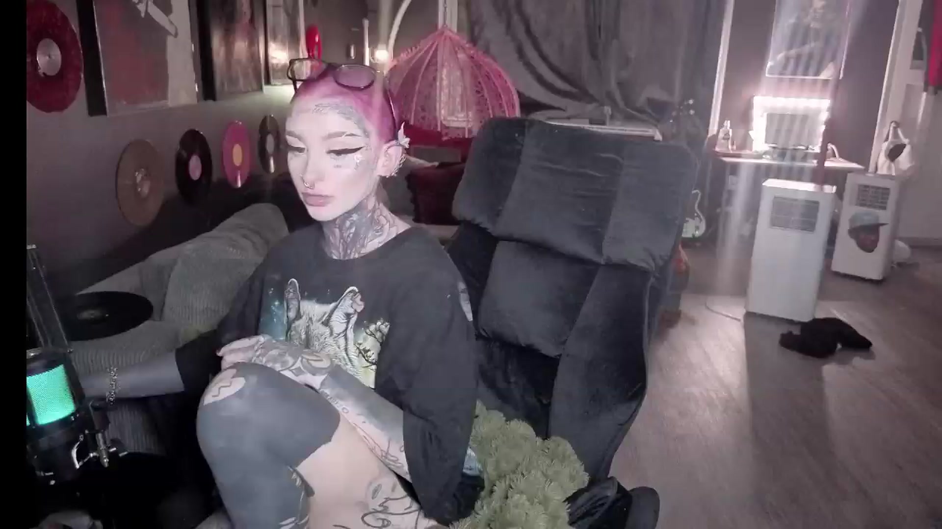 Gallery image thumbnail from Tattoobambi's myfreecams stream on, 08/03/2026, 04:35 image 7 of 20