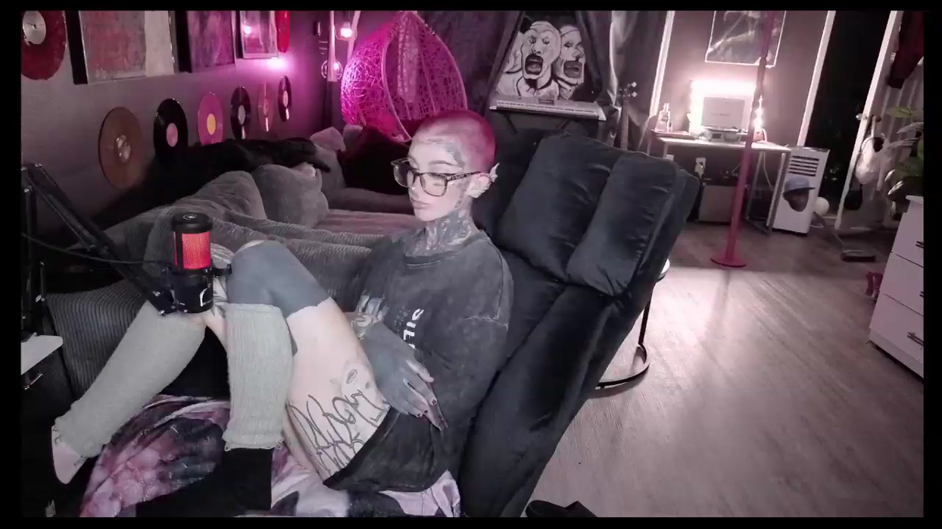 Gallery image thumbnail from Tattoobambi's myfreecams stream on, 08/05/2026, 02:14 image 11 of 20