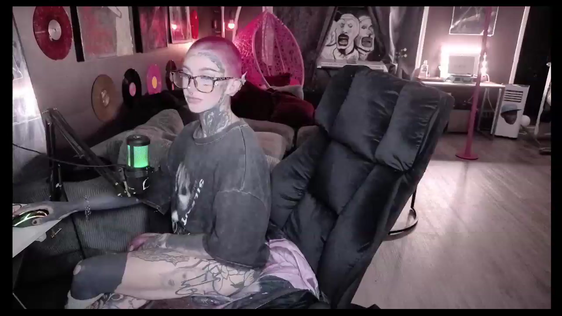 Gallery image thumbnail from Tattoobambi's myfreecams stream on, 08/05/2026, 02:14 image 2 of 20