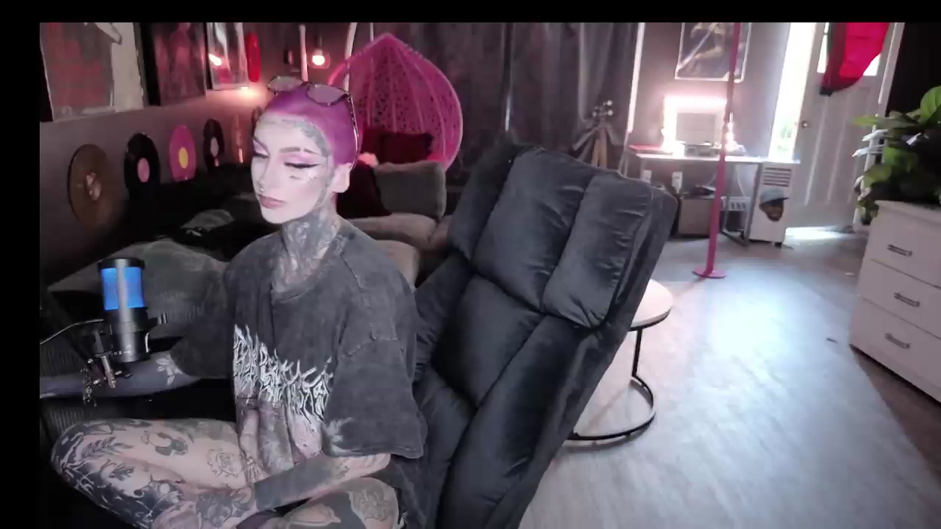 Gallery image thumbnail from Tattoobambi's myfreecams stream on, 08/05/2026, 22:47 image 17 of 20