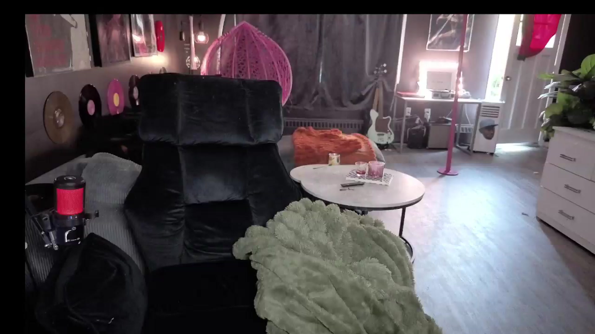 Gallery image thumbnail from Tattoobambi's myfreecams stream on, 08/05/2026, 22:47 image 9 of 20