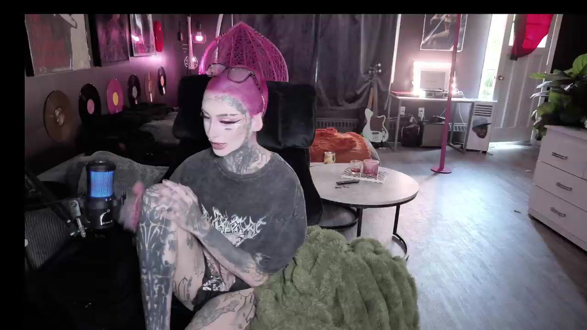 Gallery image thumbnail from Tattoobambi's myfreecams stream on, 08/05/2026, 22:47 image 14 of 20