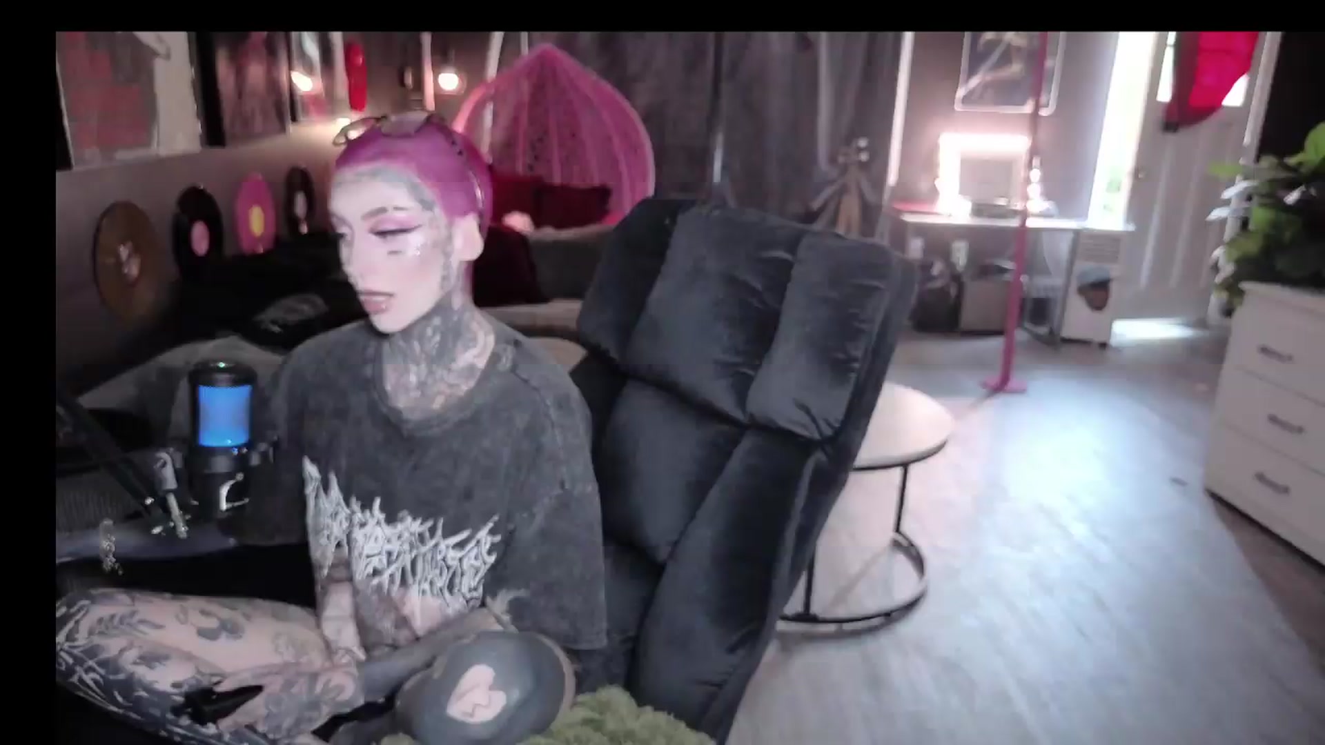 Gallery image thumbnail from Tattoobambi's myfreecams stream on, 08/05/2026, 22:47 image 16 of 20