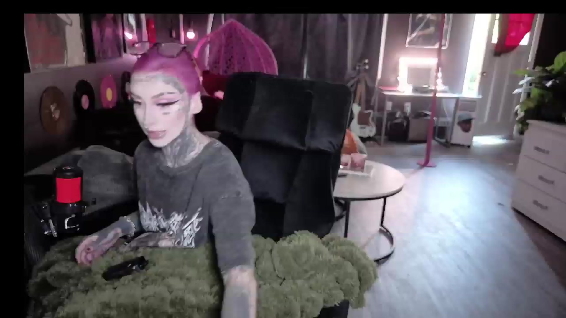 Gallery image thumbnail from Tattoobambi's myfreecams stream on, 08/05/2026, 22:47 image 7 of 20