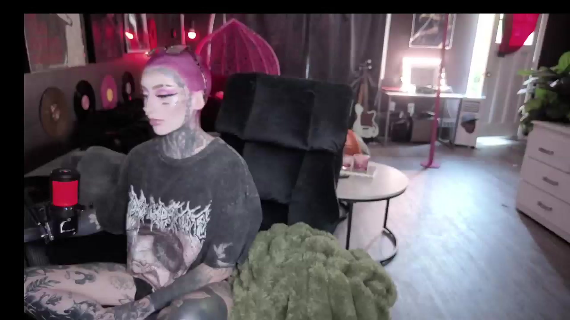 Gallery image thumbnail from Tattoobambi's myfreecams stream on, 08/05/2026, 22:47 image 11 of 20