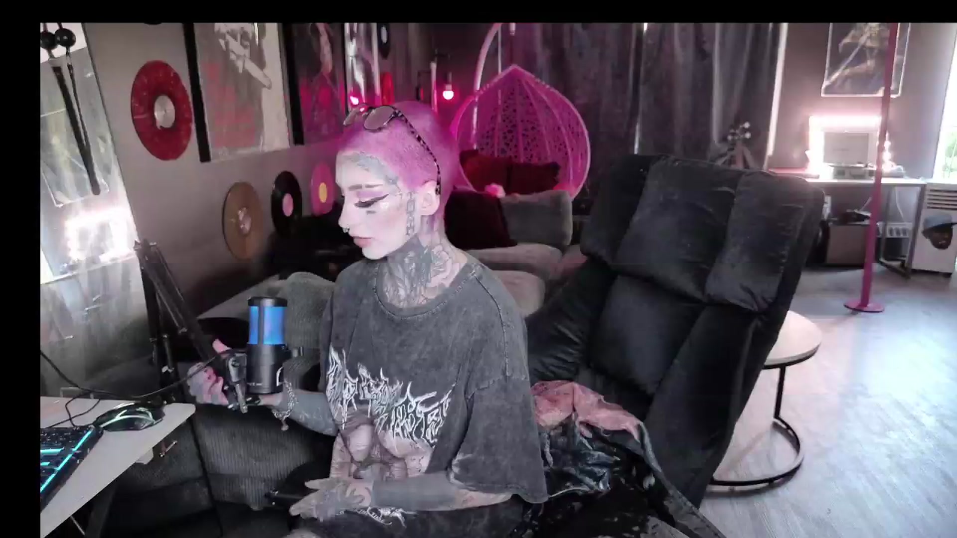 Gallery image thumbnail from Tattoobambi's myfreecams stream on, 08/05/2026, 22:47 image 5 of 20