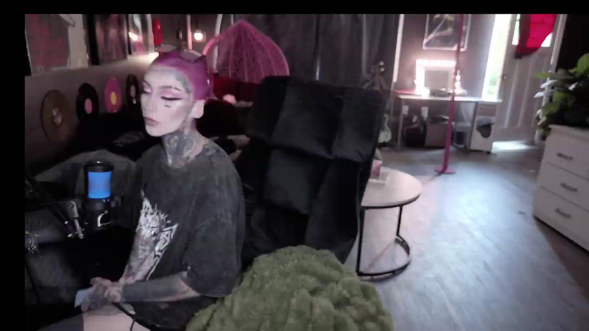 Gallery image thumbnail from Tattoobambi's myfreecams stream on, 08/05/2026, 22:47 image 15 of 20