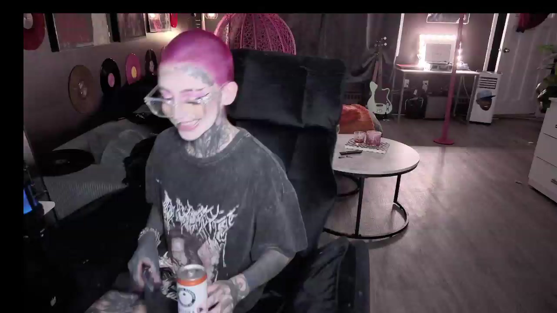 Gallery image thumbnail from Tattoobambi's myfreecams stream on, 08/06/2026, 01:57 image 16 of 20