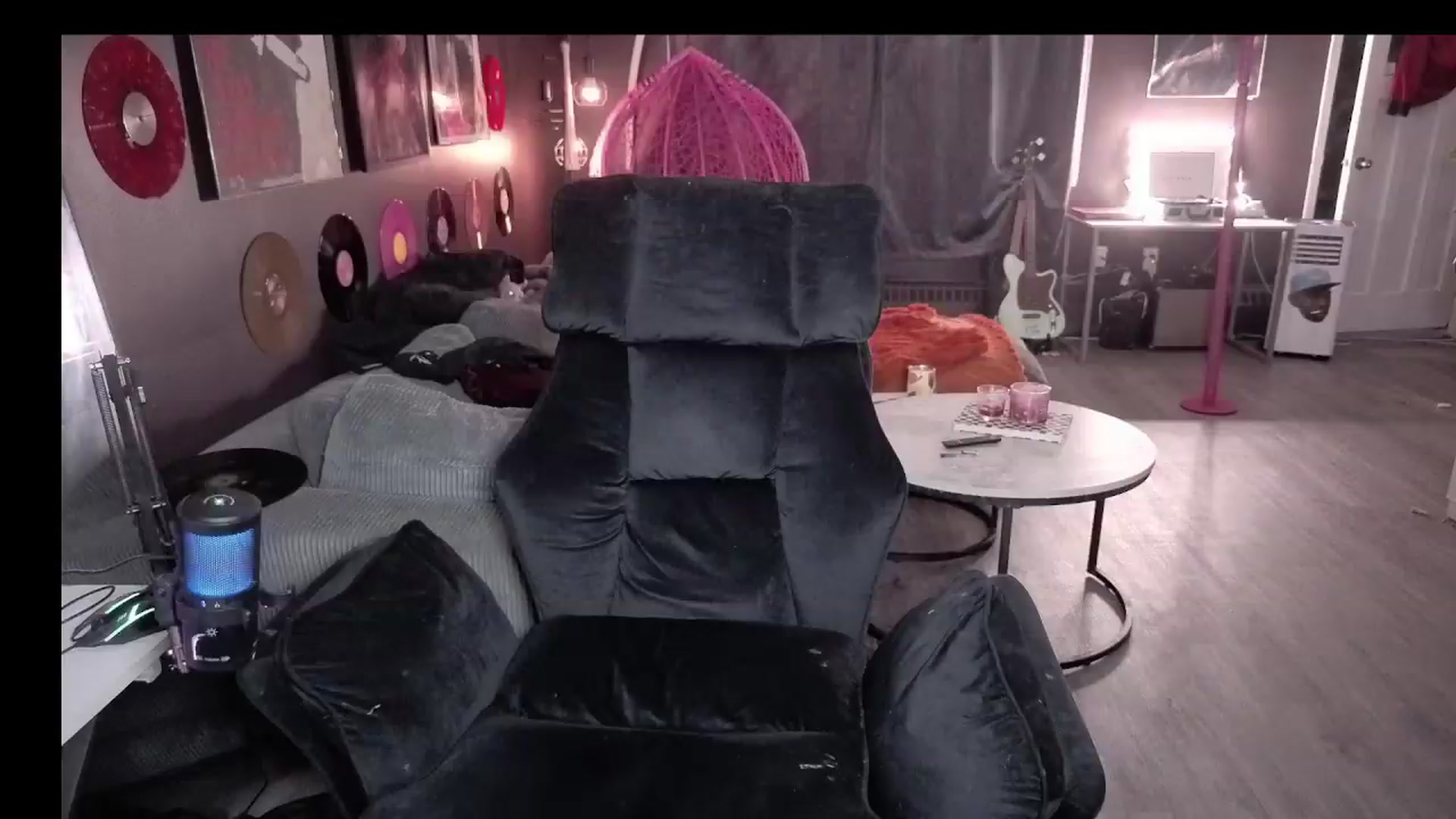 Gallery image thumbnail from Tattoobambi's myfreecams stream on, 08/06/2026, 01:57 image 14 of 20