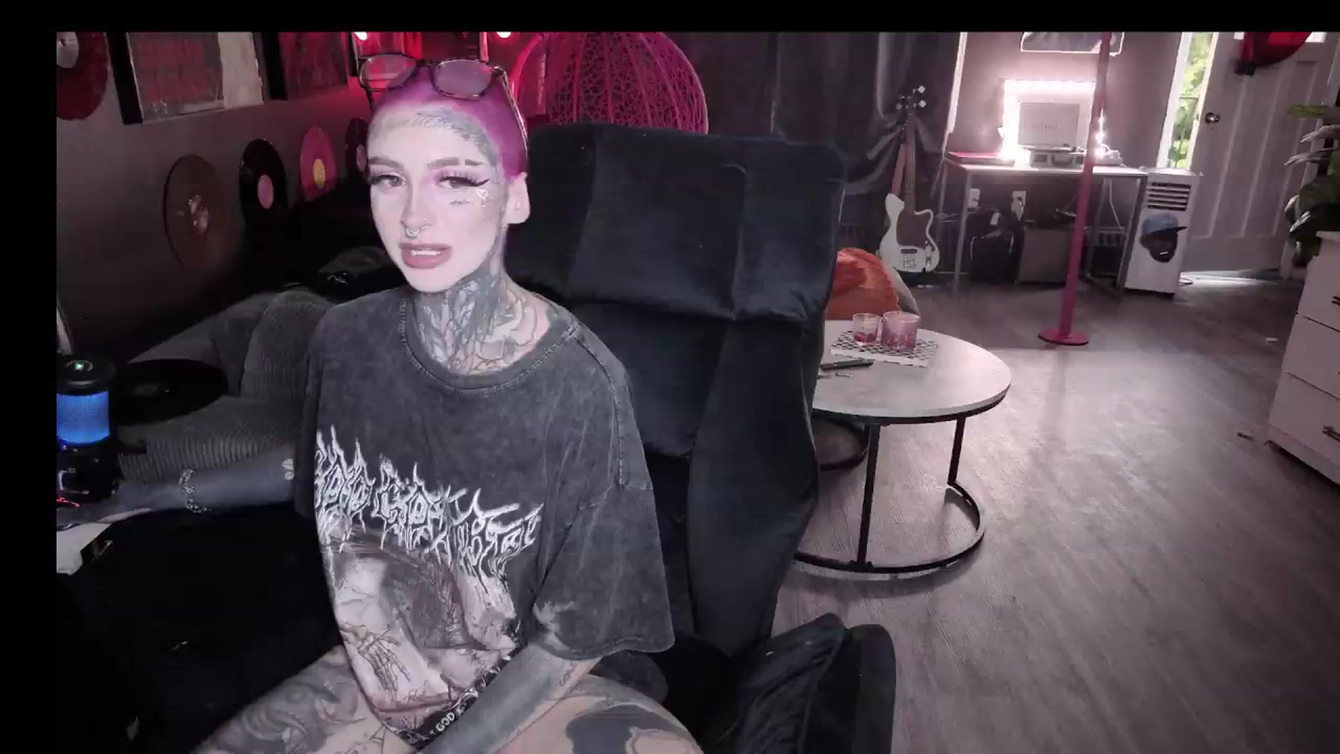 Gallery image thumbnail from Tattoobambi's myfreecams stream on, 08/06/2026, 01:57 image 10 of 20