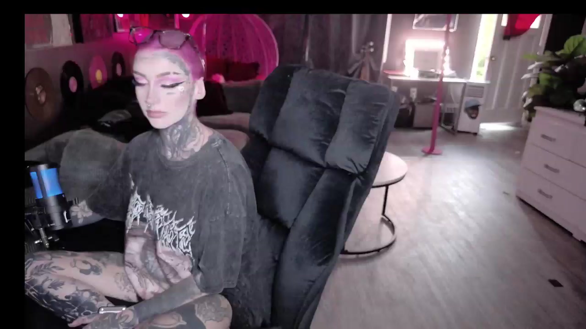Gallery image thumbnail from Tattoobambi's myfreecams stream on, 08/06/2026, 01:57 image 7 of 20