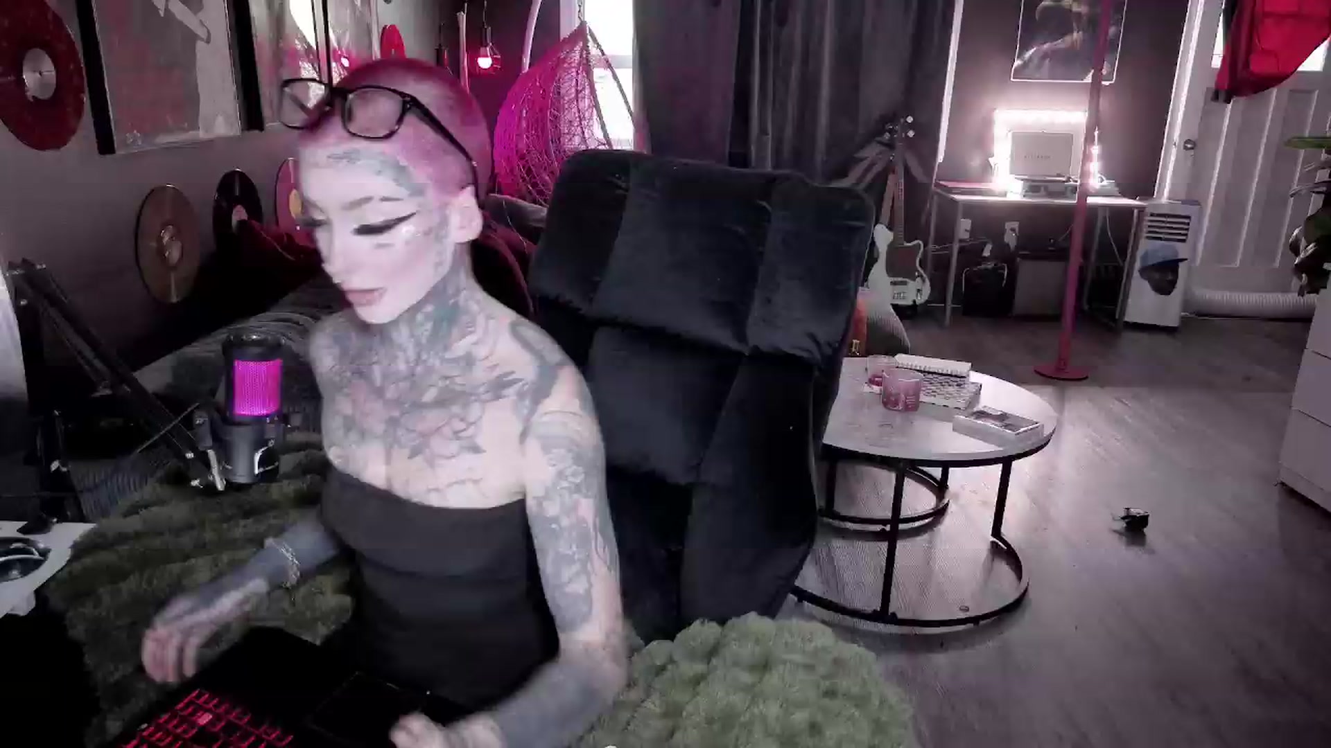 Gallery image thumbnail from Tattoobambi's myfreecams stream on, 08/08/2026, 02:40 image 6 of 20