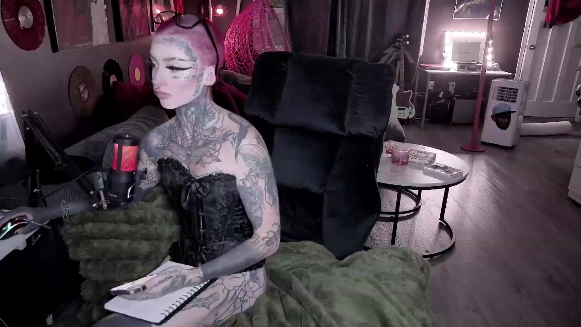 Gallery image thumbnail from Tattoobambi's myfreecams stream on, 08/08/2026, 02:40 image 14 of 20