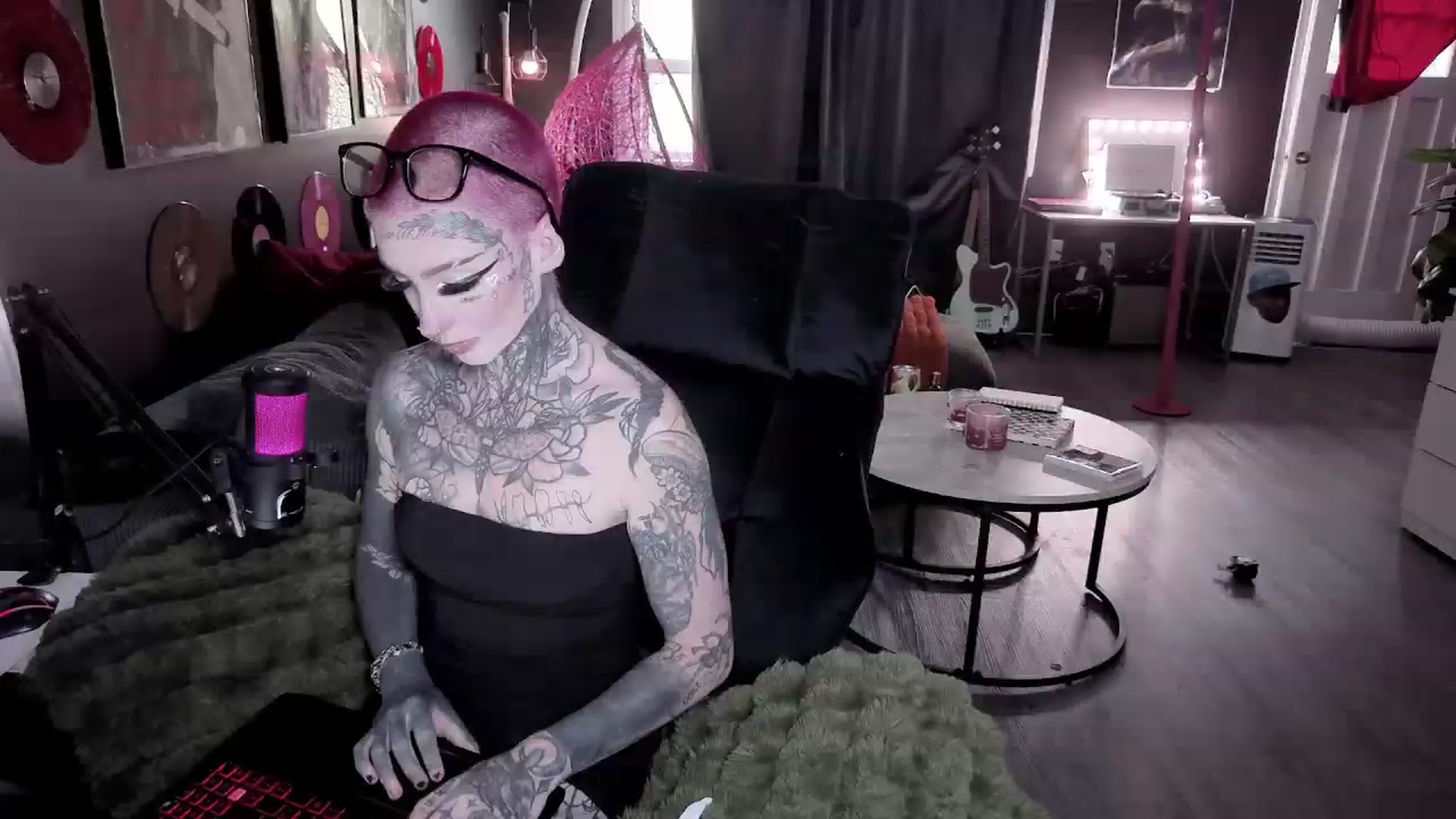 Gallery image thumbnail from Tattoobambi's myfreecams stream on, 08/08/2026, 02:40 image 5 of 20