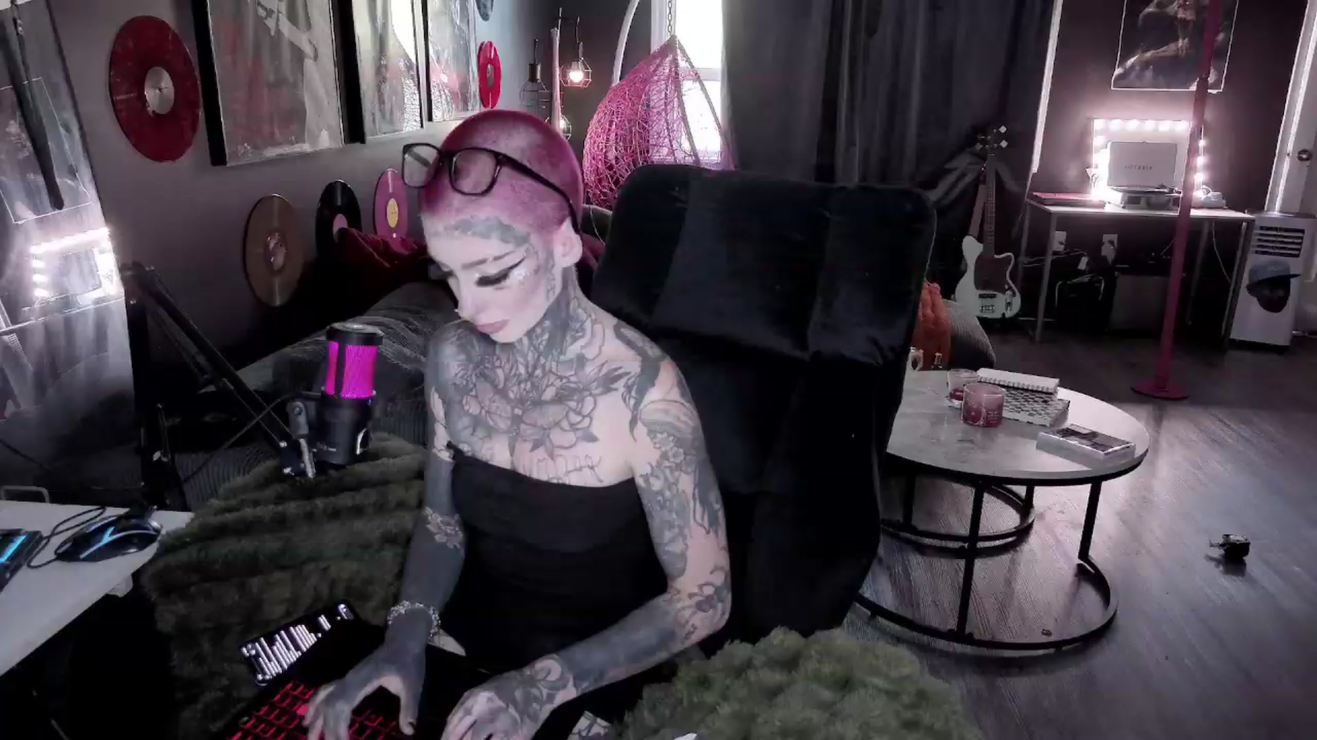 Gallery image thumbnail from Tattoobambi's myfreecams stream on, 08/08/2026, 02:40 image 2 of 20