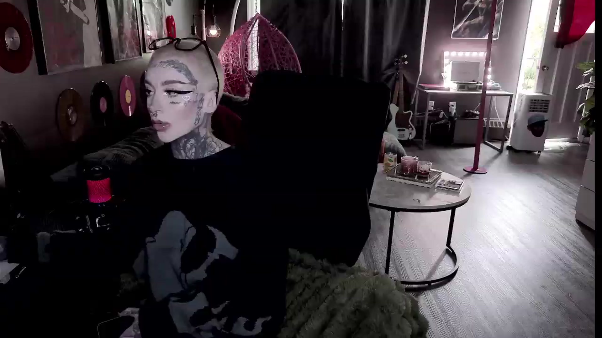 Gallery image thumbnail from Tattoobambi's myfreecams stream on, 08/09/2026, 24:03 image 6 of 20