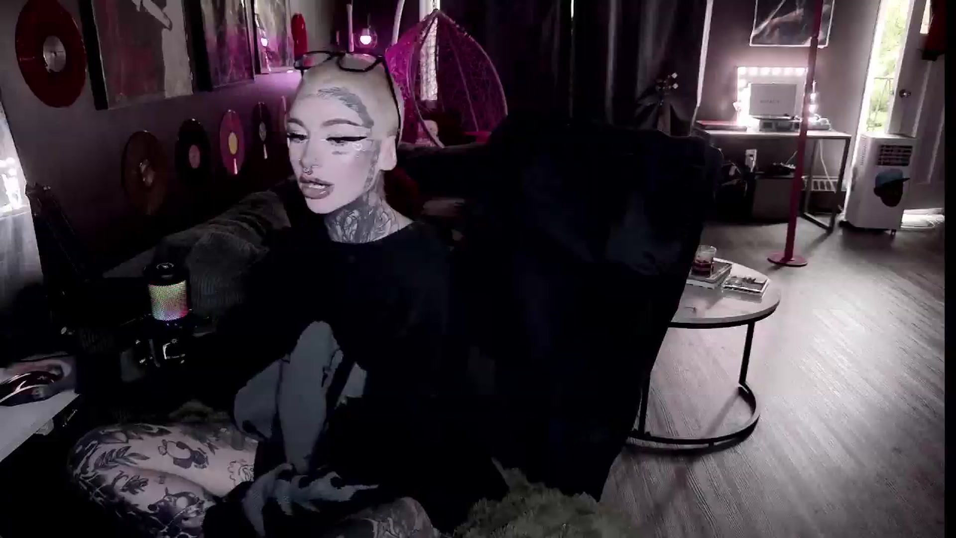 Gallery image thumbnail from Tattoobambi's myfreecams stream on, 08/09/2026, 24:03 image 17 of 20