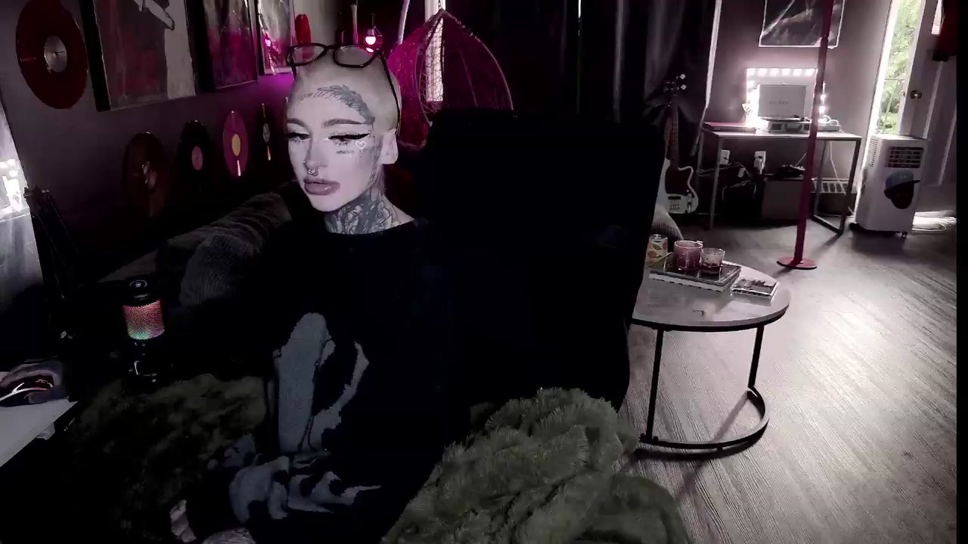 Gallery image thumbnail from Tattoobambi's myfreecams stream on, 08/09/2026, 24:03 image 19 of 20