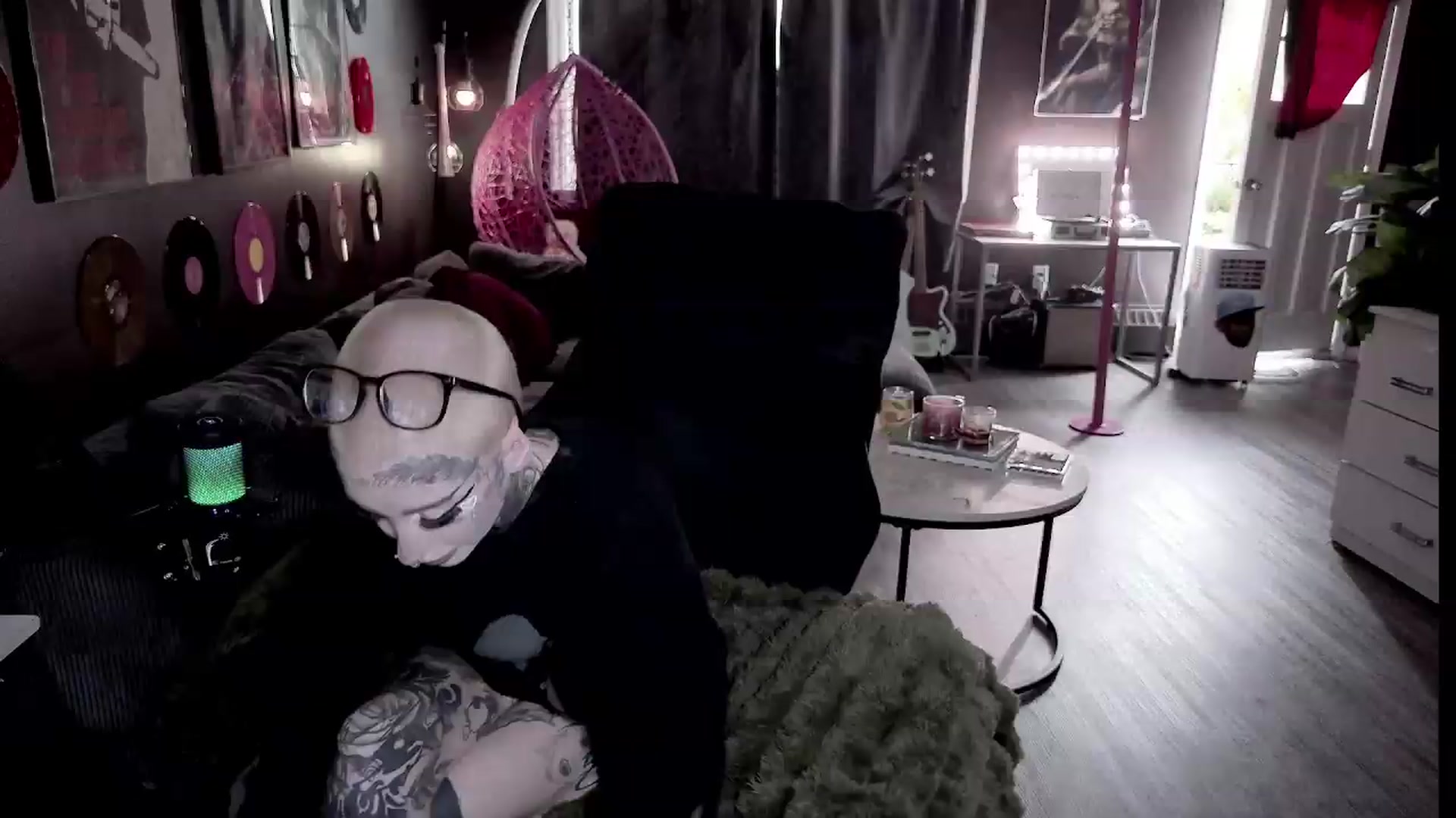 Gallery image thumbnail from Tattoobambi's myfreecams stream on, 08/09/2026, 24:03 image 4 of 20