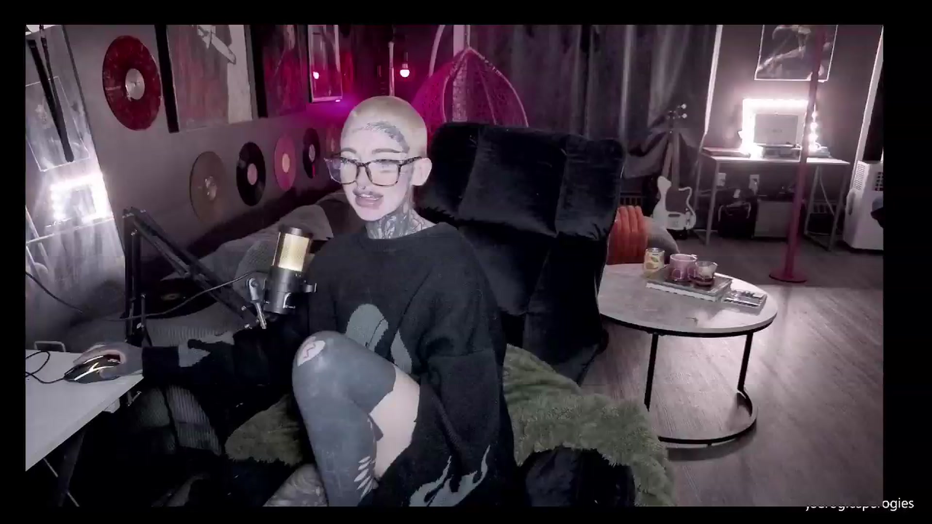 Gallery image thumbnail from Tattoobambi's myfreecams stream on, 08/09/2026, 02:11 image 13 of 20