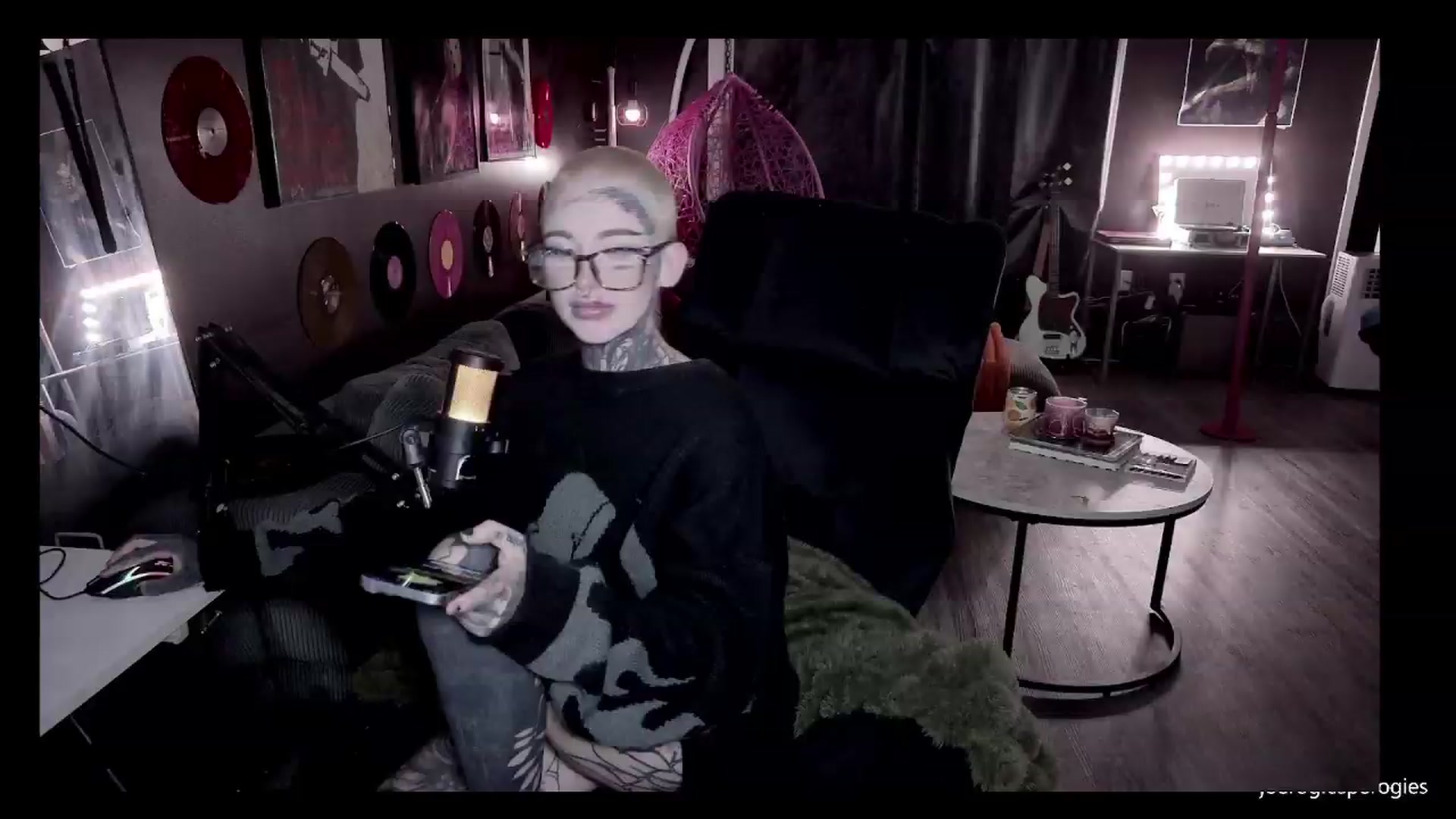 Gallery image thumbnail from Tattoobambi's myfreecams stream on, 08/09/2026, 02:11 image 16 of 20