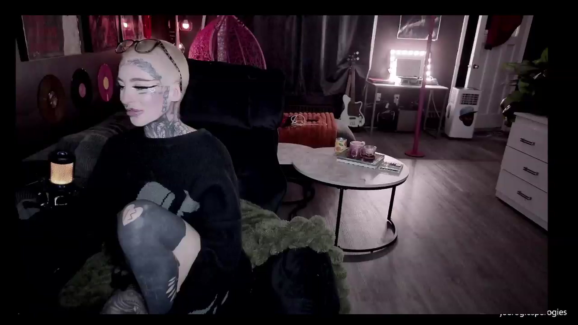 Gallery image thumbnail from Tattoobambi's myfreecams stream on, 08/09/2026, 02:11 image 6 of 20